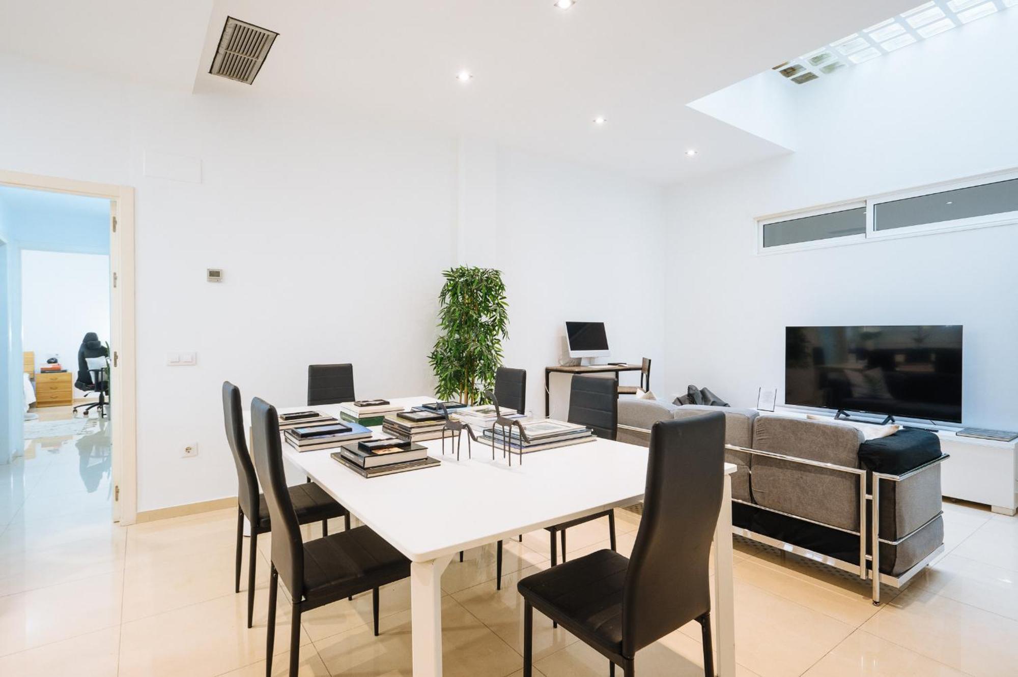 Elegant Interior In Centre Homestay