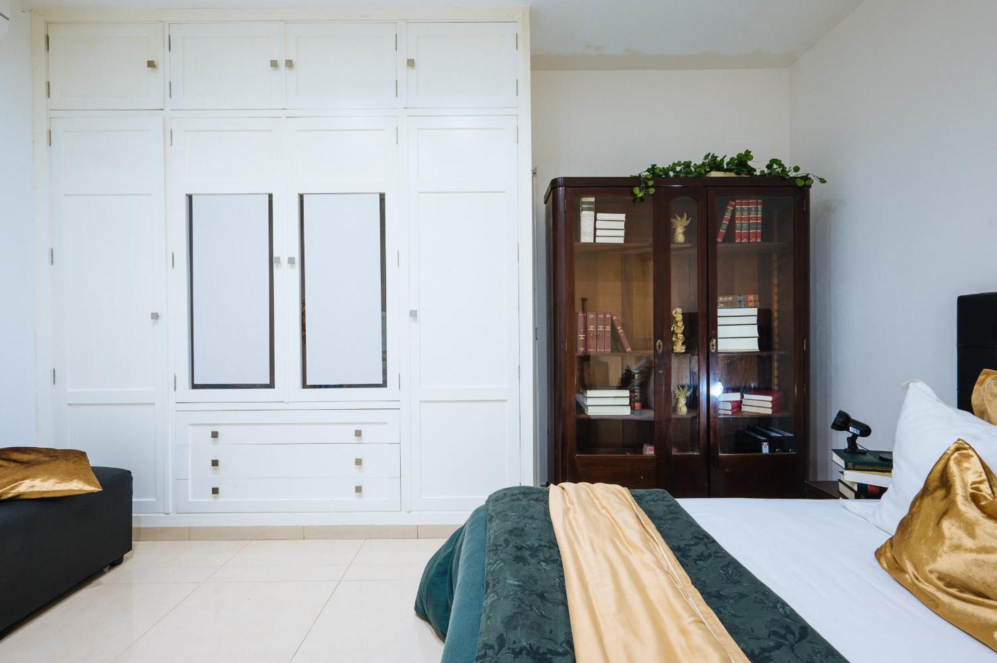 Elegant Interior In Centre Homestay Seville