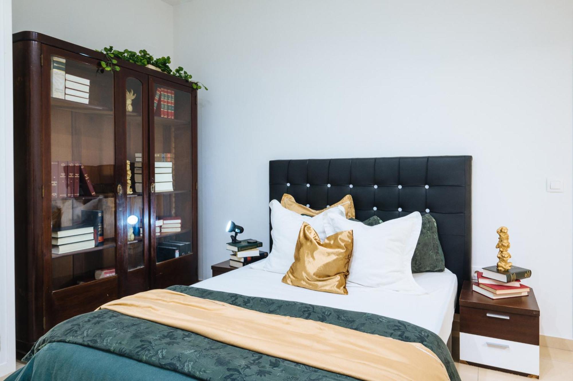 Elegant Interior In Centre Homestay Seville